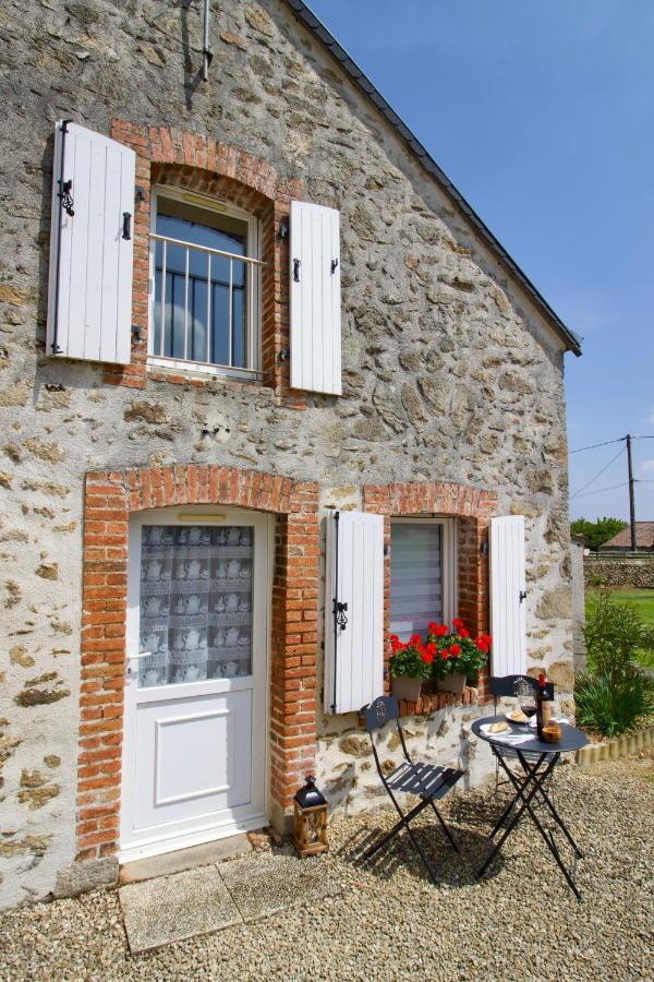 Bed and Breakfast O Trois Oliviers Louin Exterior foto