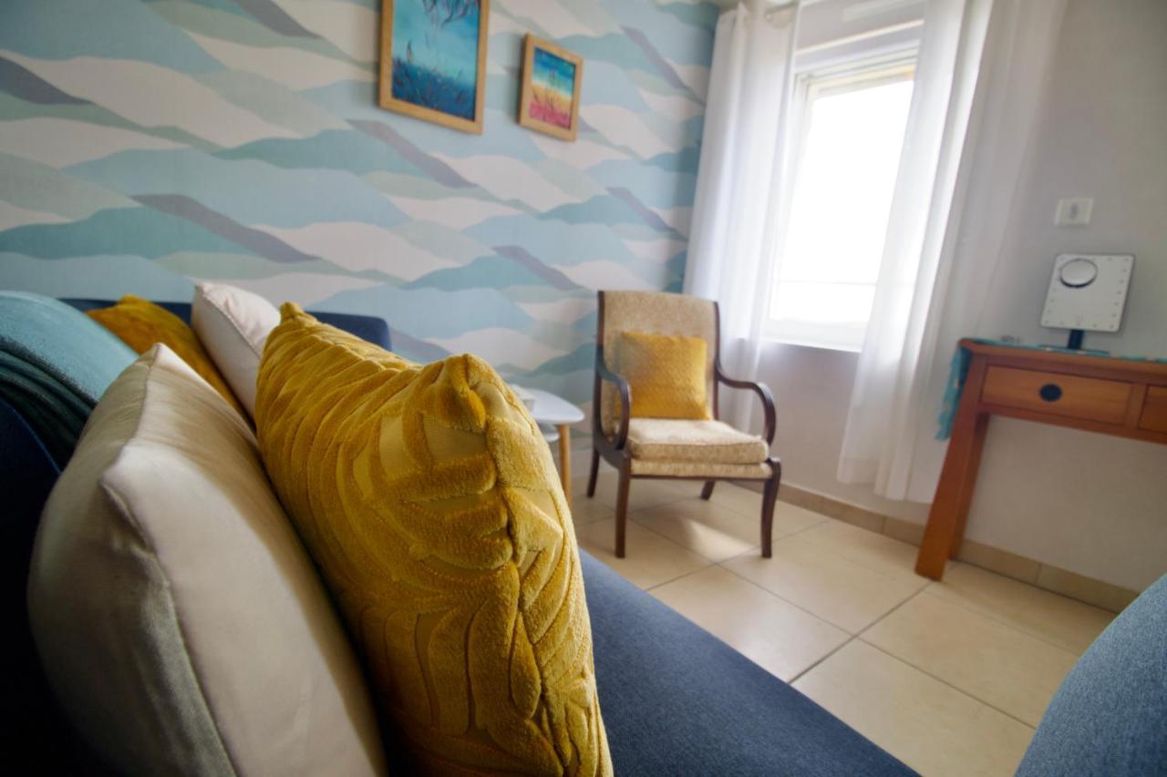 Bed and Breakfast O Trois Oliviers Louin Exterior foto