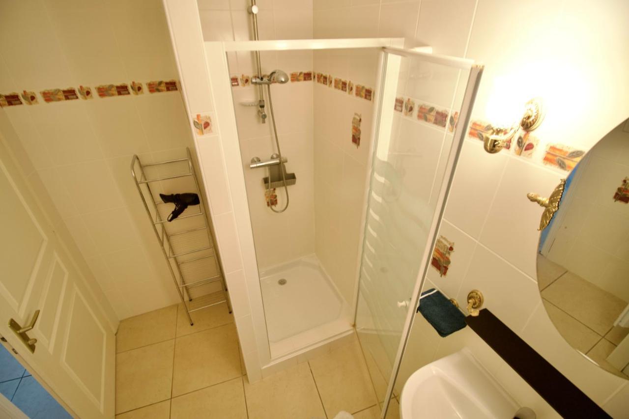 Bed and Breakfast O Trois Oliviers Louin Exterior foto